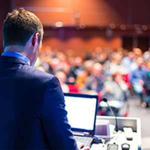 Live discussion forums for visitor engagement