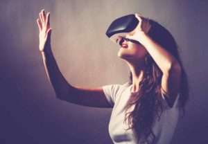 Creating immersive virtual reality product experiences