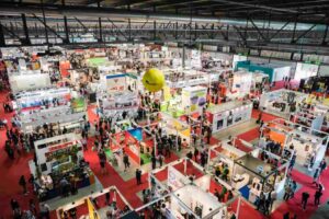 Encouraging interactive visitor participation at trade shows