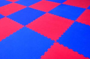 Interlocking foam tile flooring for exhibit booths
