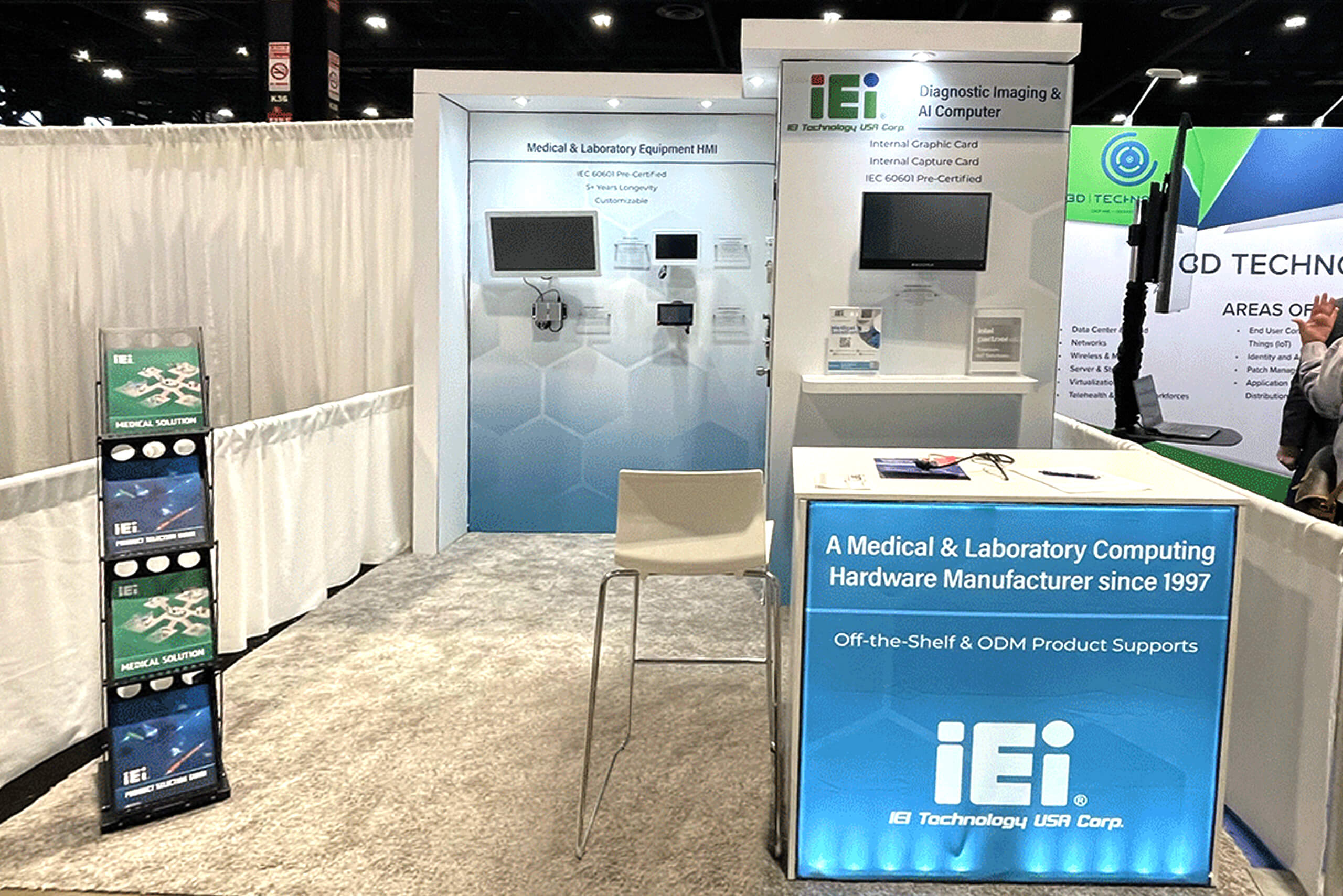 iEi Technologies 10x10 trade show booth display rentals at HIMSS
