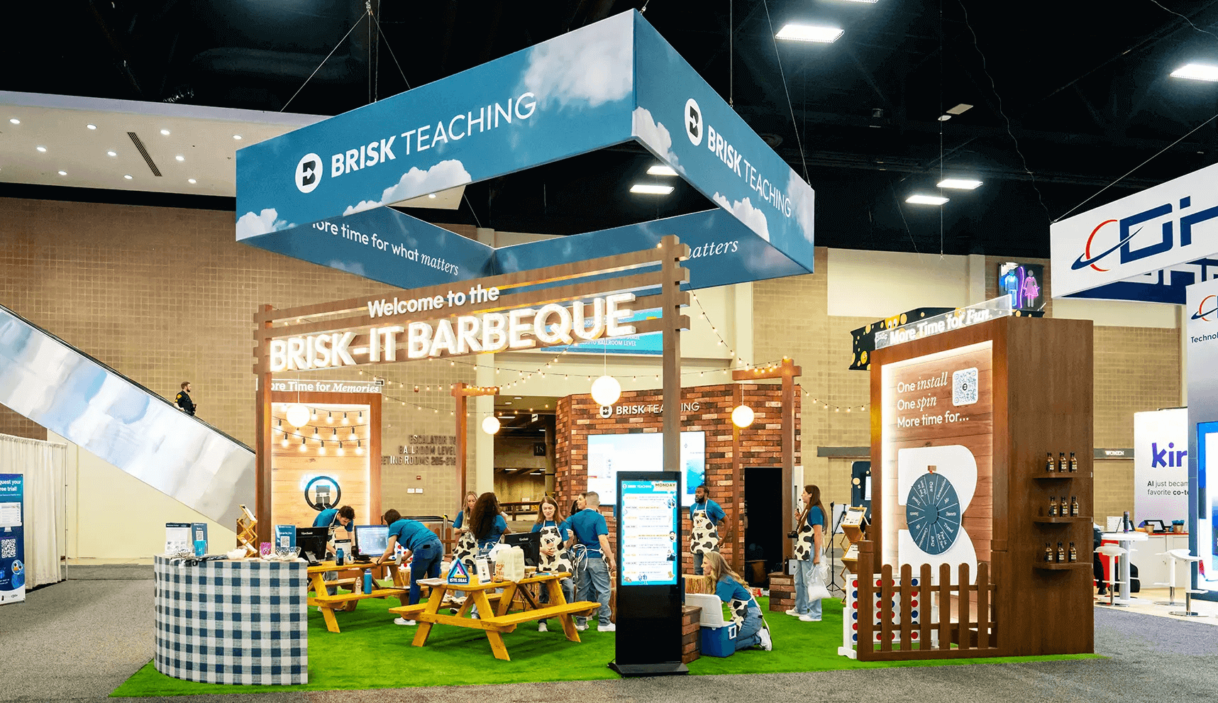 30x30 Trade Show Booth, Well-Done!