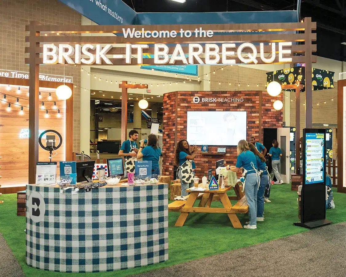 30x30 Trade Show Booth, Well-Done!